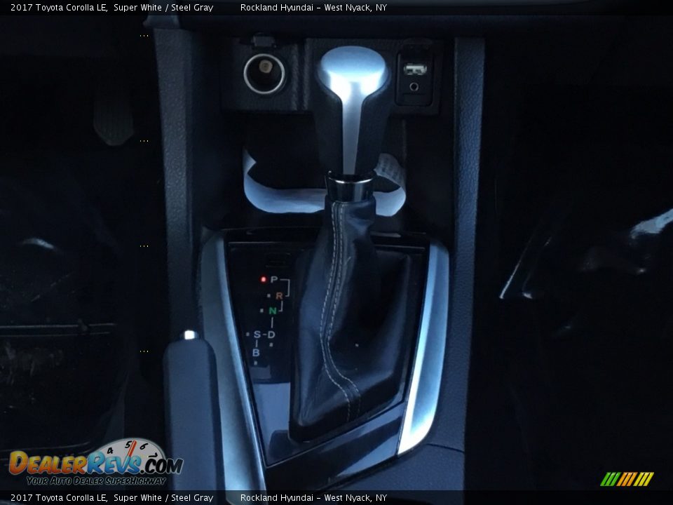 2017 Toyota Corolla LE Super White / Steel Gray Photo #13
