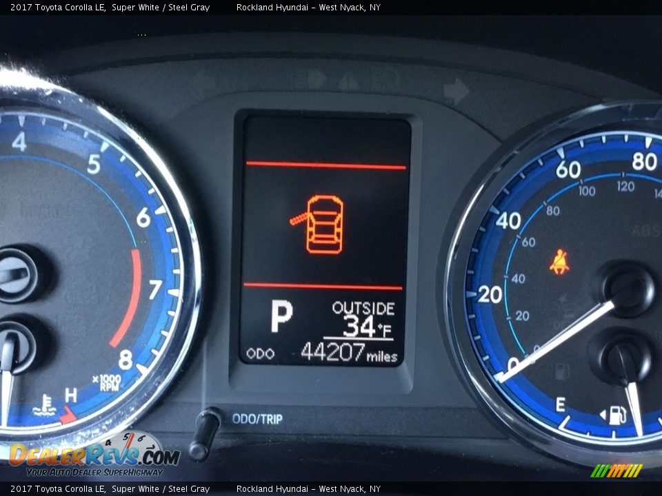 2017 Toyota Corolla LE Super White / Steel Gray Photo #17