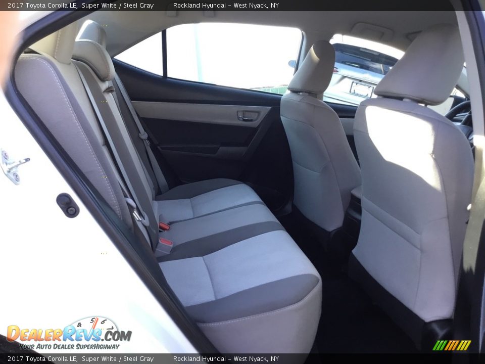 2017 Toyota Corolla LE Super White / Steel Gray Photo #23