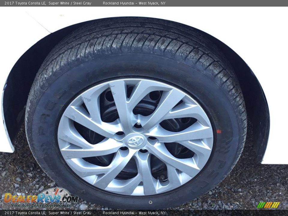 2017 Toyota Corolla LE Super White / Steel Gray Photo #28