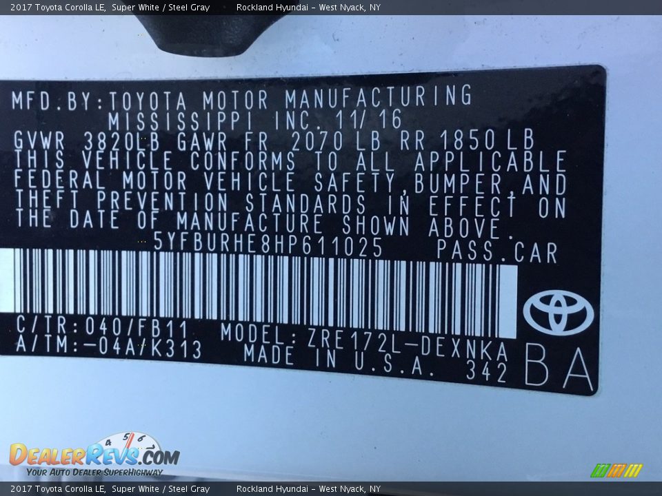 2017 Toyota Corolla LE Super White / Steel Gray Photo #31