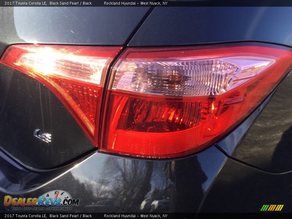 2017 Toyota Corolla LE Black Sand Pearl / Black Photo #19