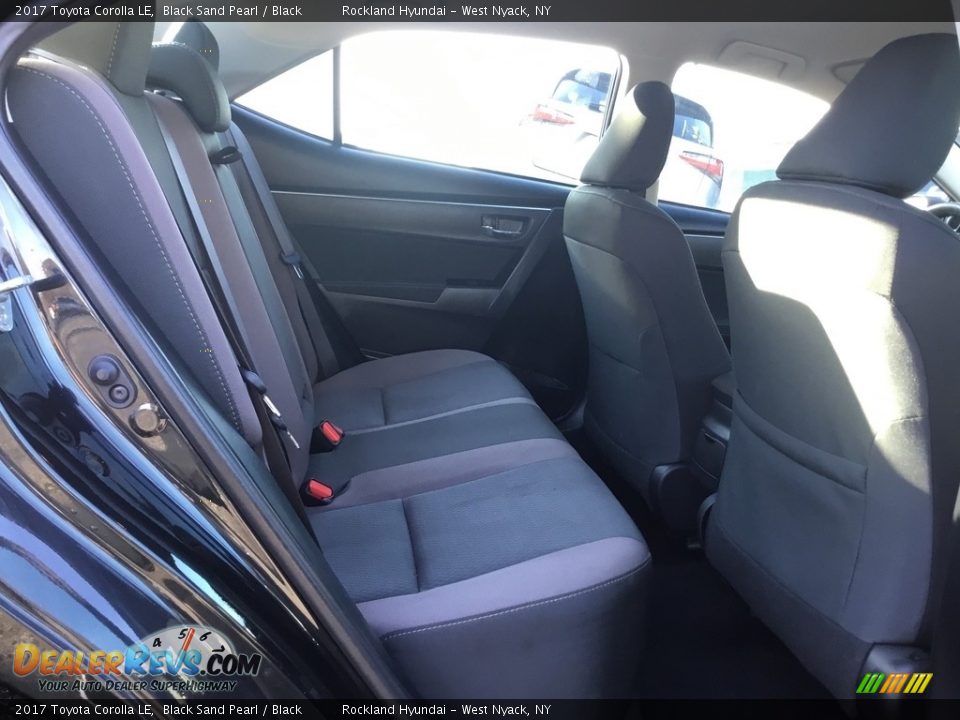 2017 Toyota Corolla LE Black Sand Pearl / Black Photo #20