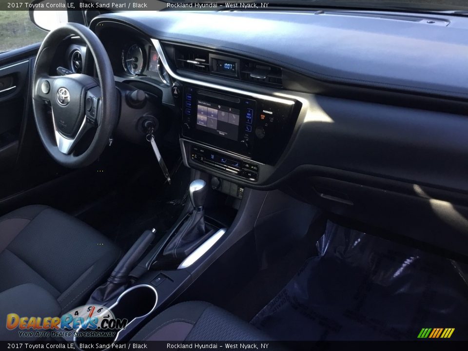 2017 Toyota Corolla LE Black Sand Pearl / Black Photo #22