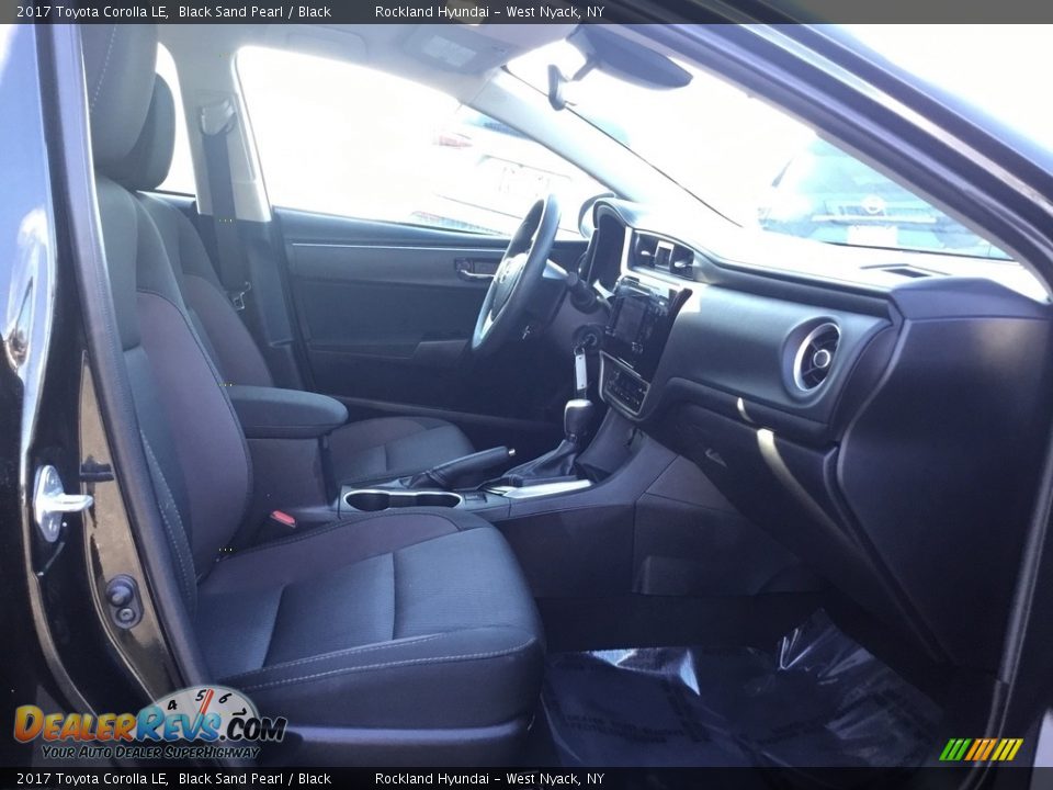 2017 Toyota Corolla LE Black Sand Pearl / Black Photo #23