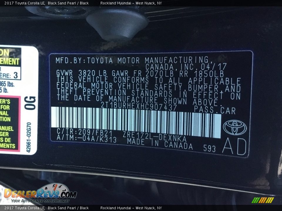 2017 Toyota Corolla LE Black Sand Pearl / Black Photo #28