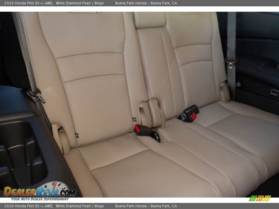 2019 Honda Pilot EX-L AWD White Diamond Pearl / Beige Photo #31