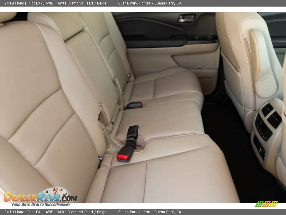 2019 Honda Pilot EX-L AWD White Diamond Pearl / Beige Photo #32