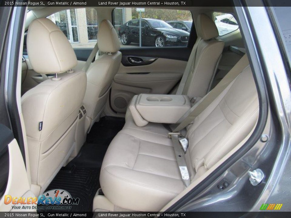 2015 Nissan Rogue SL Gun Metallic / Almond Photo #5
