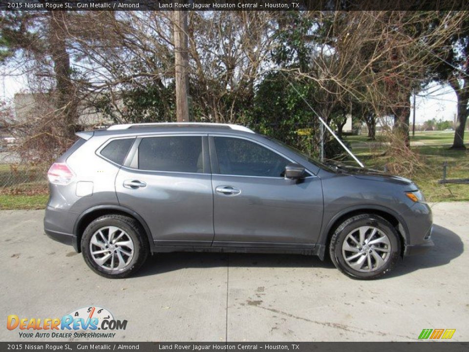 2015 Nissan Rogue SL Gun Metallic / Almond Photo #7