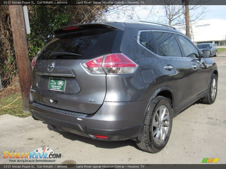 2015 Nissan Rogue SL Gun Metallic / Almond Photo #8