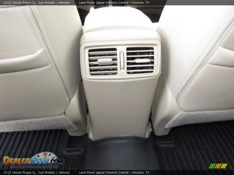2015 Nissan Rogue SL Gun Metallic / Almond Photo #17