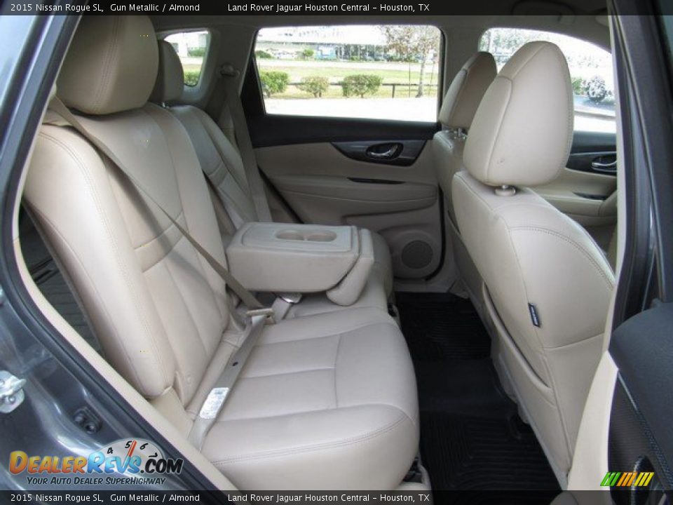 2015 Nissan Rogue SL Gun Metallic / Almond Photo #19