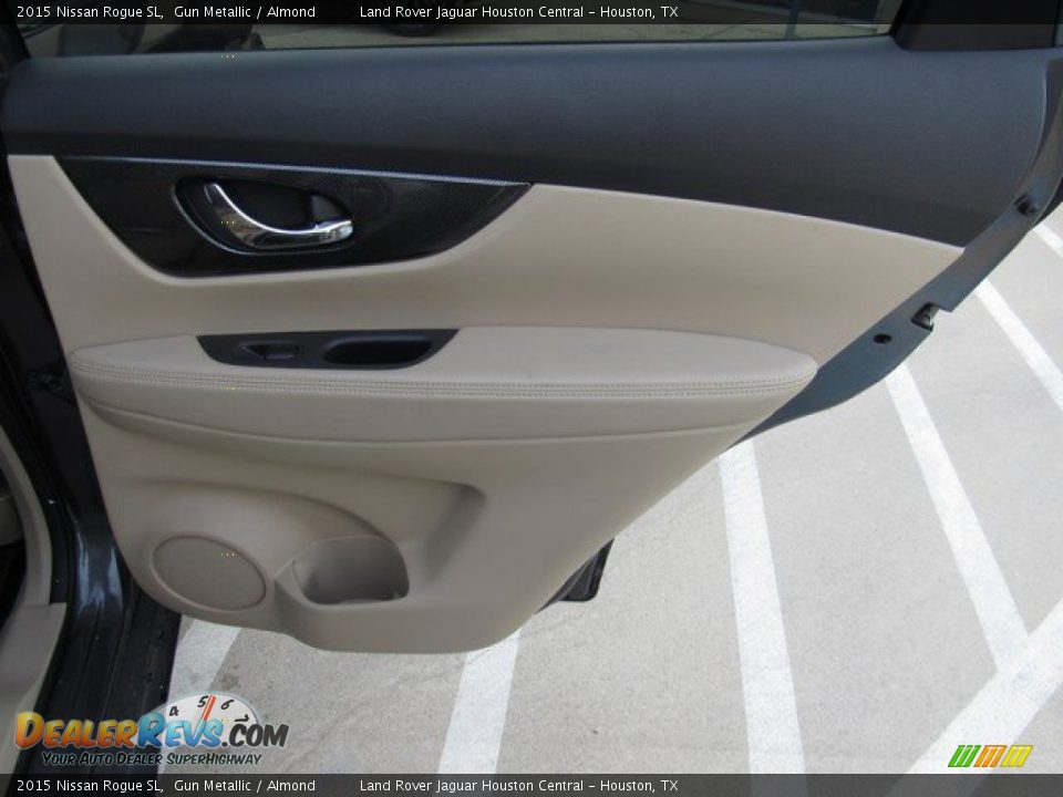 2015 Nissan Rogue SL Gun Metallic / Almond Photo #21