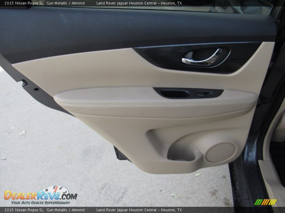 2015 Nissan Rogue SL Gun Metallic / Almond Photo #22