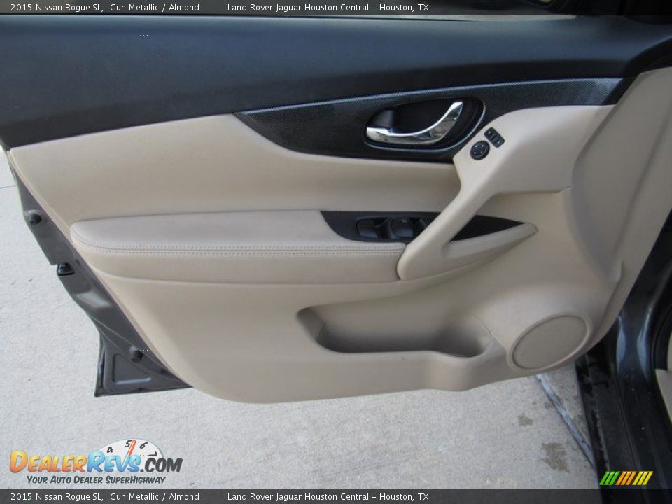 2015 Nissan Rogue SL Gun Metallic / Almond Photo #23