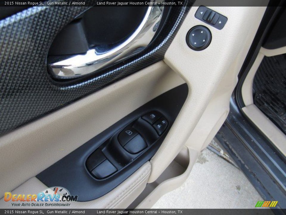 2015 Nissan Rogue SL Gun Metallic / Almond Photo #24
