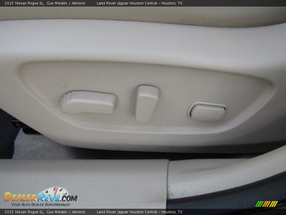 2015 Nissan Rogue SL Gun Metallic / Almond Photo #25