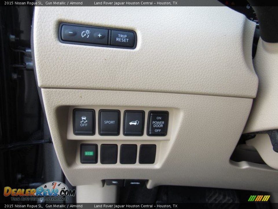 2015 Nissan Rogue SL Gun Metallic / Almond Photo #26