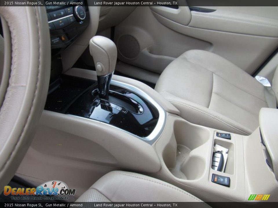 2015 Nissan Rogue SL Gun Metallic / Almond Photo #33