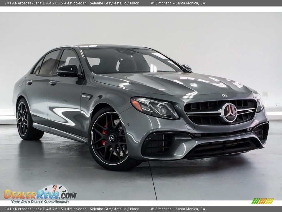 Front 3/4 View of 2019 Mercedes-Benz E AMG 63 S 4Matic Sedan Photo #12