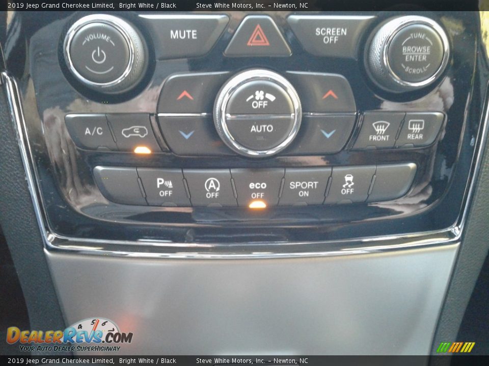 2019 Jeep Grand Cherokee Limited Bright White / Black Photo #28