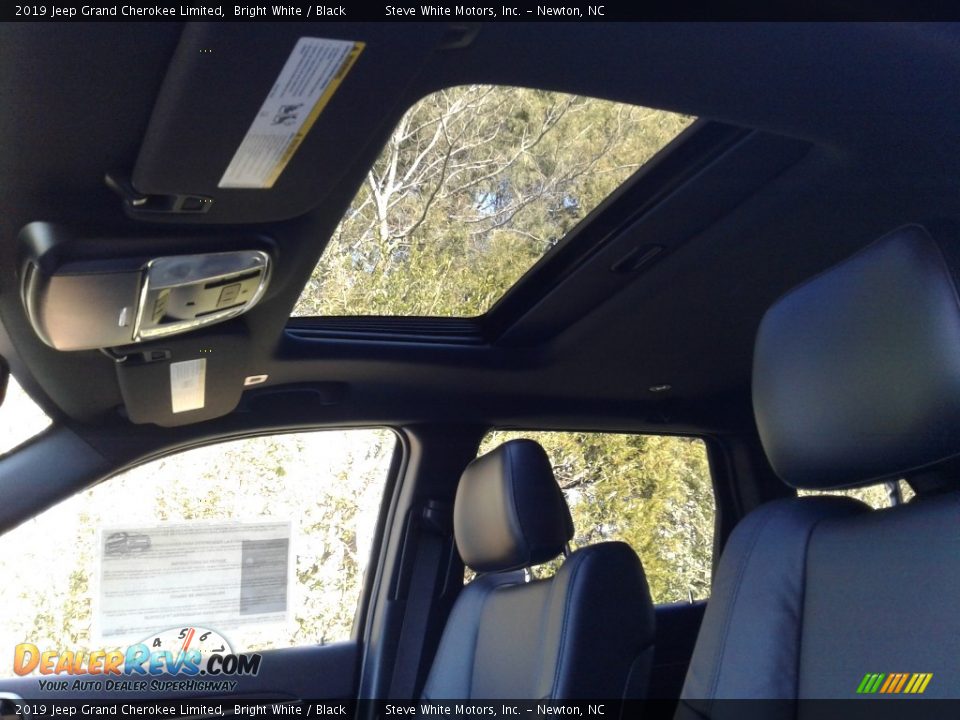 2019 Jeep Grand Cherokee Limited Bright White / Black Photo #32