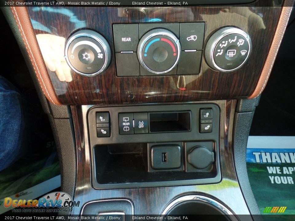 2017 Chevrolet Traverse LT AWD Mosaic Black Metallic / Ebony Photo #27