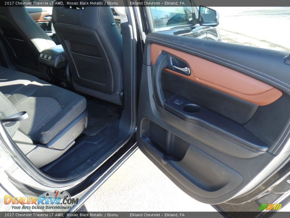 2017 Chevrolet Traverse LT AWD Mosaic Black Metallic / Ebony Photo #35