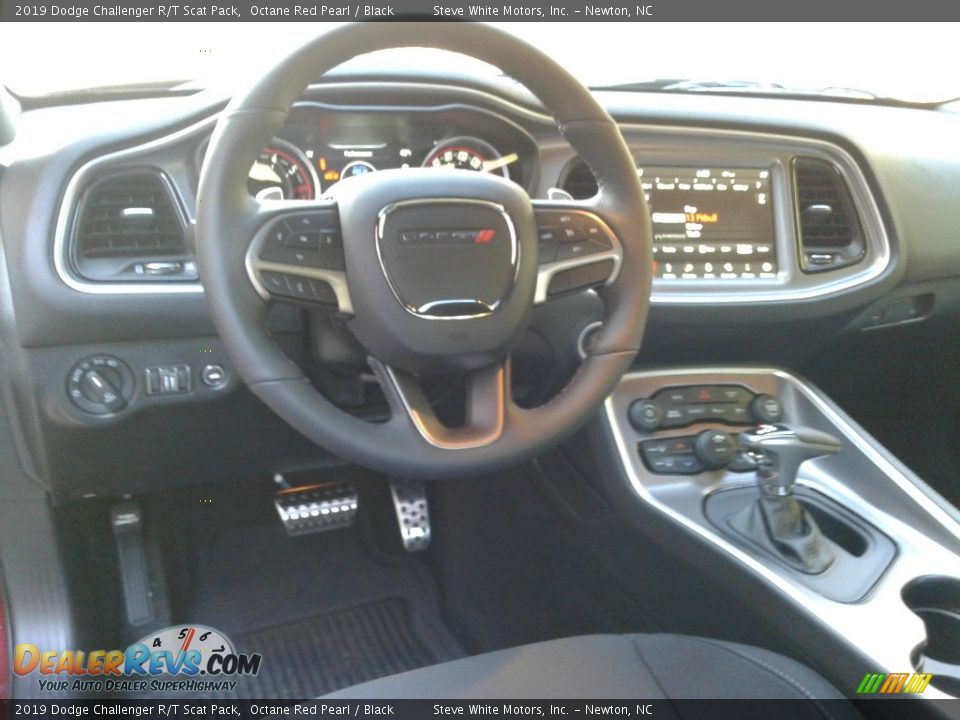 2019 Dodge Challenger R/T Scat Pack Octane Red Pearl / Black Photo #33