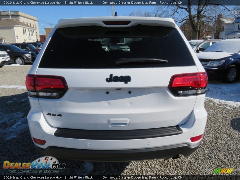 2019 Jeep Grand Cherokee Laredo 4x4 Bright White / Black Photo #12