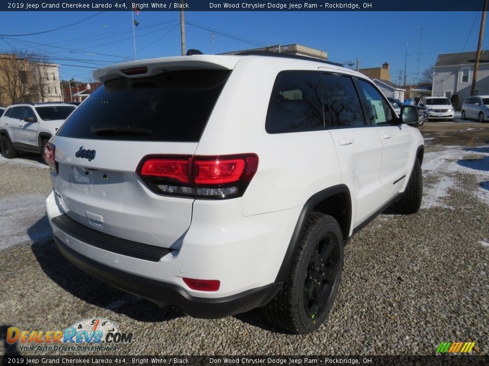 2019 Jeep Grand Cherokee Laredo 4x4 Bright White / Black Photo #16