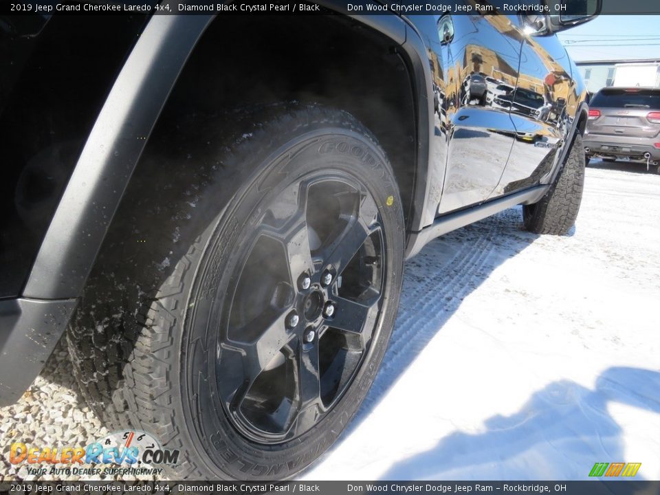 2019 Jeep Grand Cherokee Laredo 4x4 Diamond Black Crystal Pearl / Black Photo #18