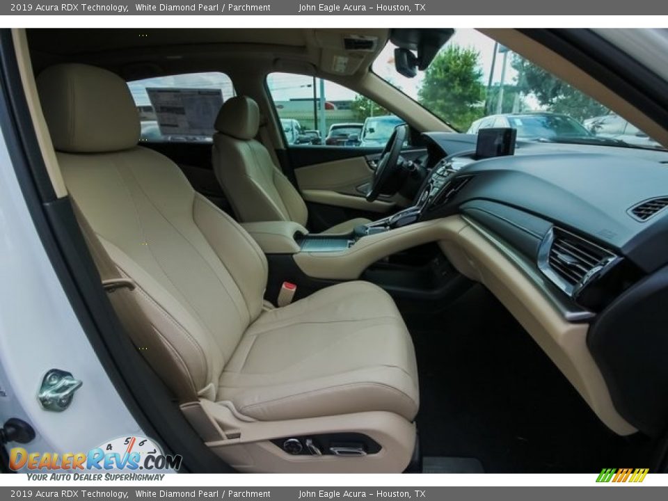 2019 Acura RDX Technology White Diamond Pearl / Parchment Photo #24