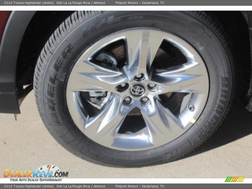 2019 Toyota Highlander Limited Ooh La La Rouge Mica / Almond Photo #5