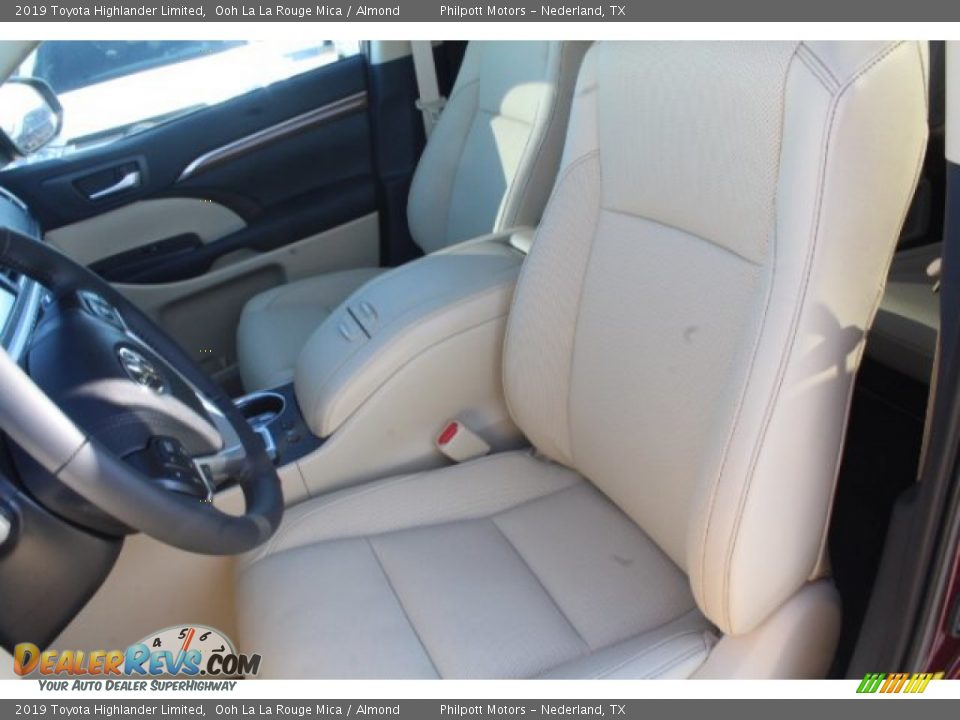 2019 Toyota Highlander Limited Ooh La La Rouge Mica / Almond Photo #10