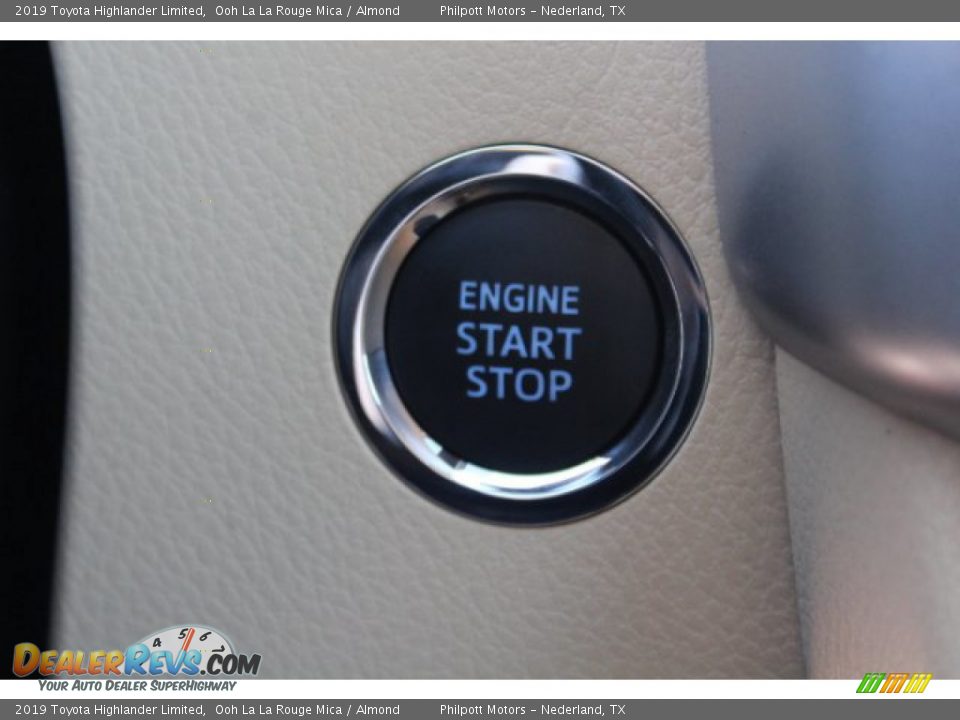 2019 Toyota Highlander Limited Ooh La La Rouge Mica / Almond Photo #14