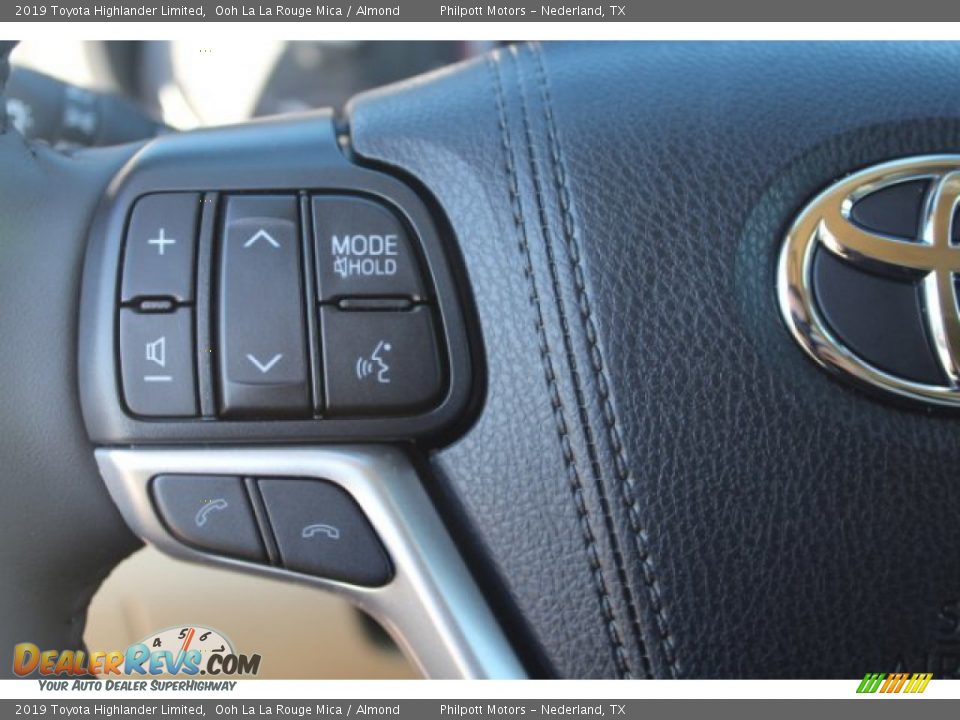 2019 Toyota Highlander Limited Ooh La La Rouge Mica / Almond Photo #15