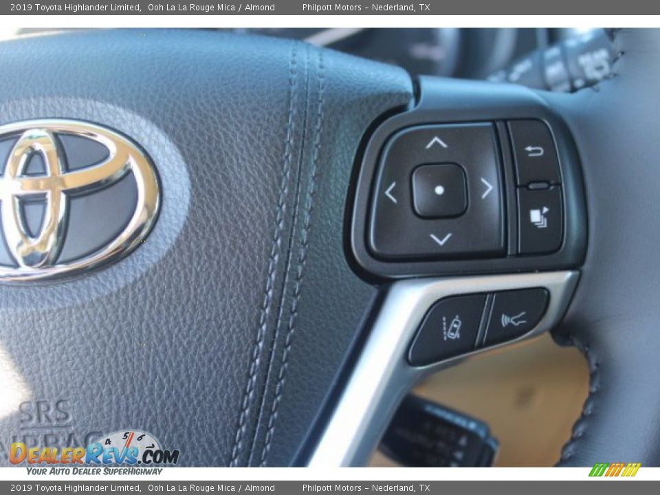 2019 Toyota Highlander Limited Ooh La La Rouge Mica / Almond Photo #16
