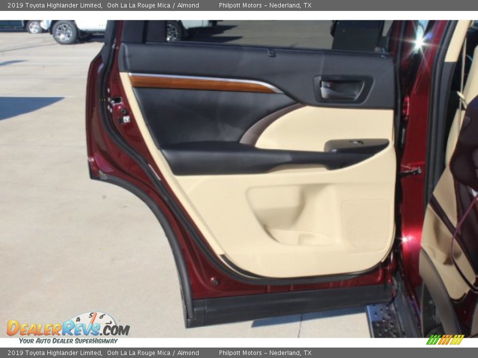 2019 Toyota Highlander Limited Ooh La La Rouge Mica / Almond Photo #17