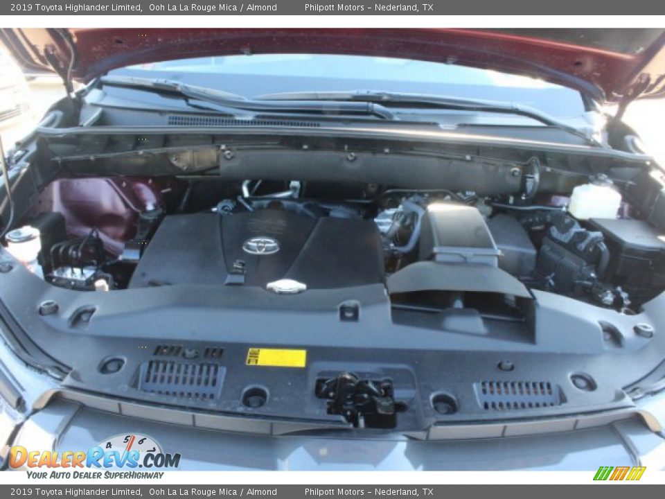 2019 Toyota Highlander Limited Ooh La La Rouge Mica / Almond Photo #23