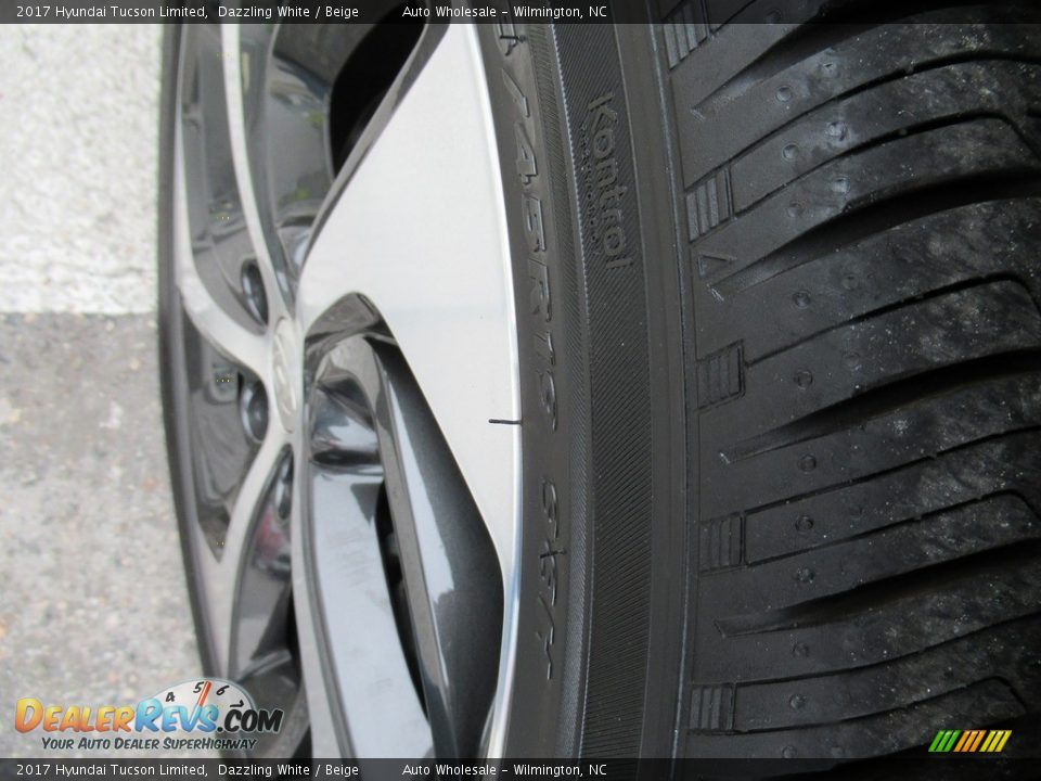 2017 Hyundai Tucson Limited Dazzling White / Beige Photo #8