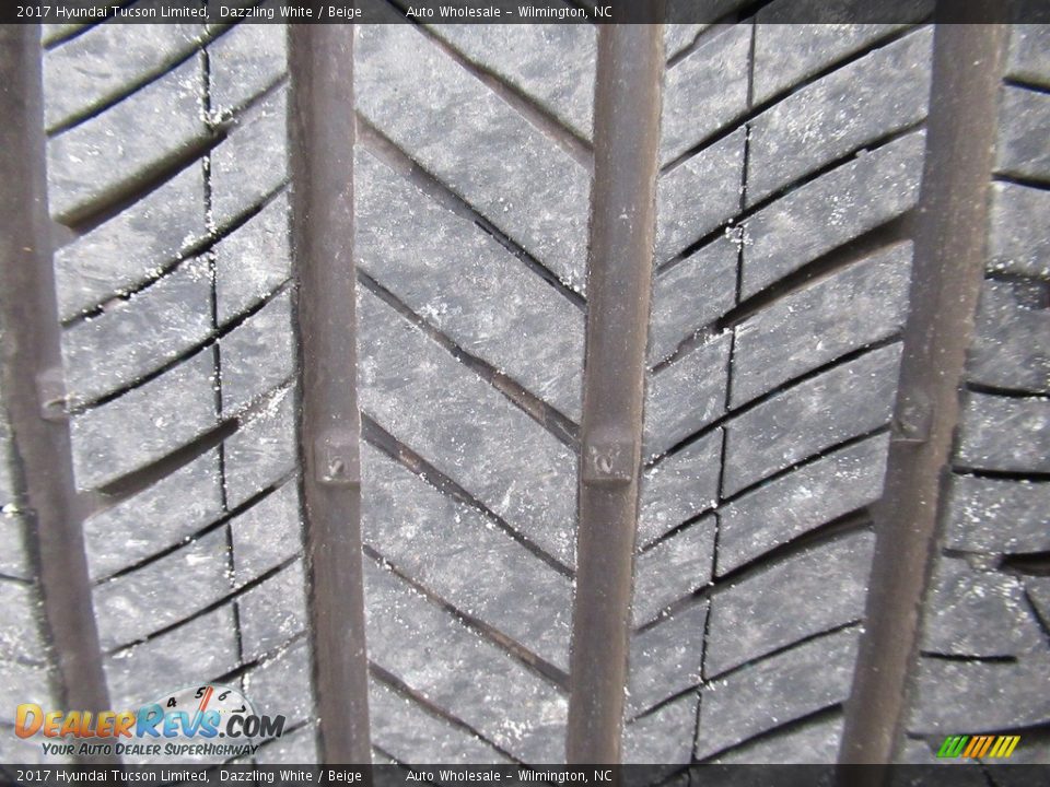 2017 Hyundai Tucson Limited Dazzling White / Beige Photo #9
