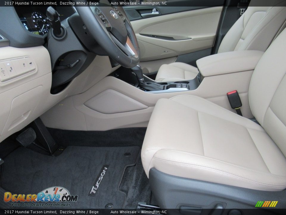 2017 Hyundai Tucson Limited Dazzling White / Beige Photo #10