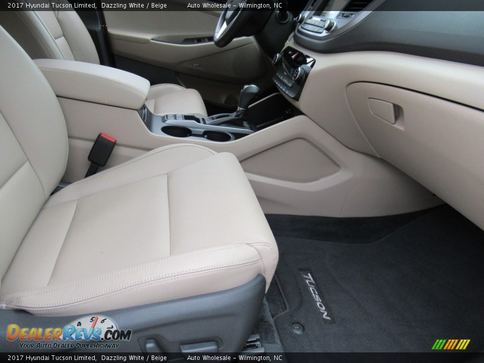 2017 Hyundai Tucson Limited Dazzling White / Beige Photo #12