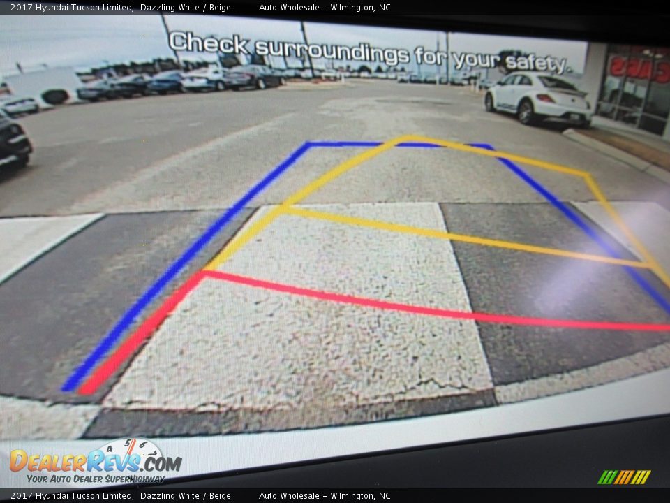 2017 Hyundai Tucson Limited Dazzling White / Beige Photo #18