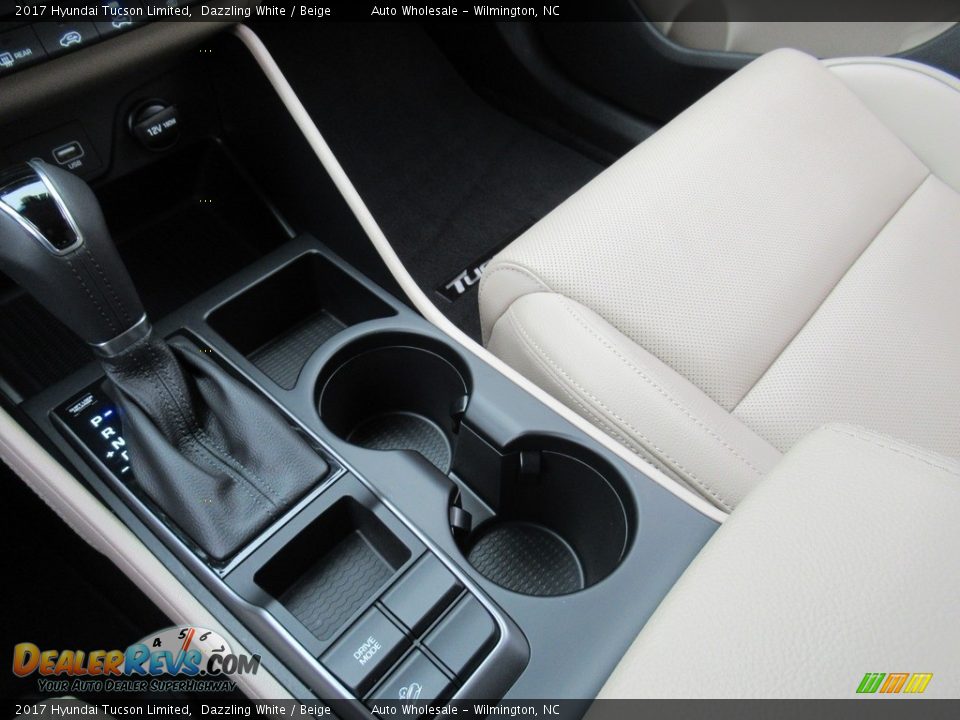 2017 Hyundai Tucson Limited Dazzling White / Beige Photo #19