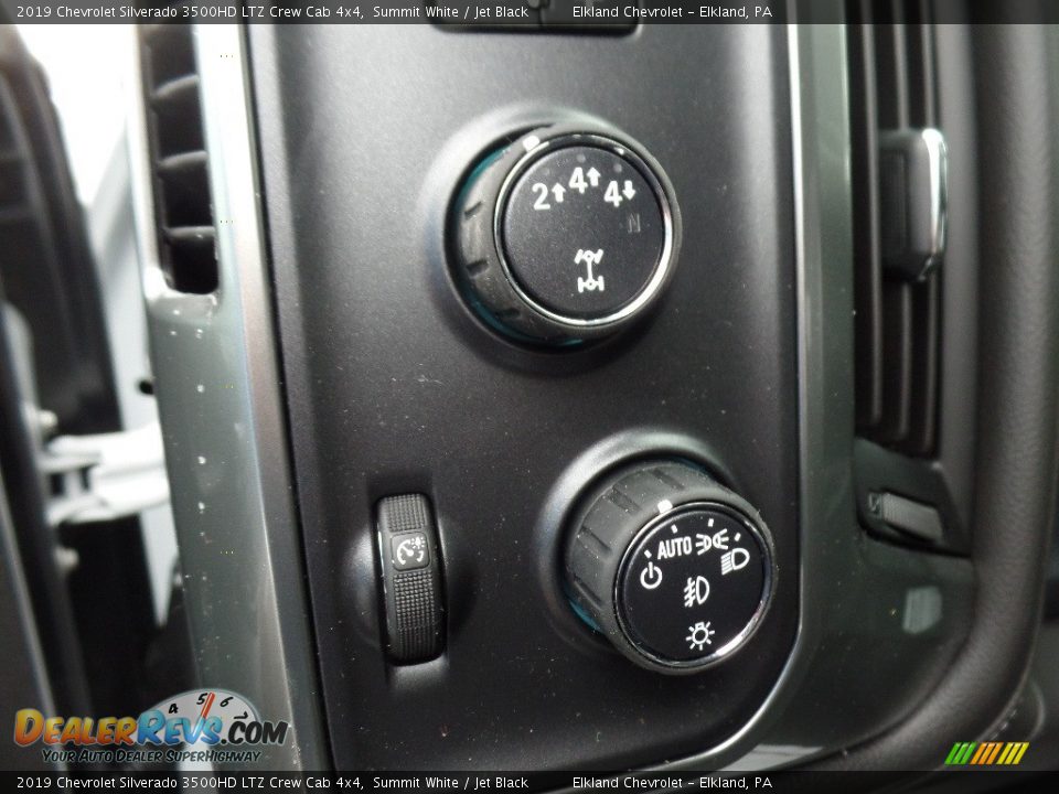 2019 Chevrolet Silverado 3500HD LTZ Crew Cab 4x4 Summit White / Jet Black Photo #28