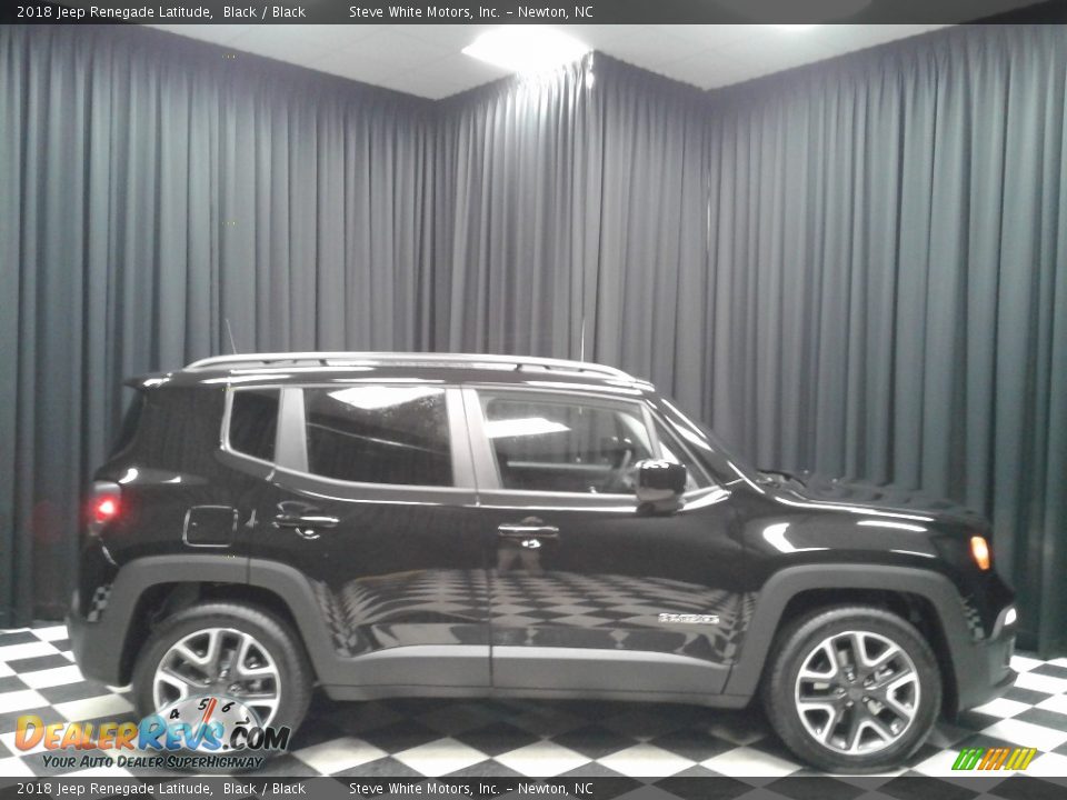 2018 Jeep Renegade Latitude Black / Black Photo #5