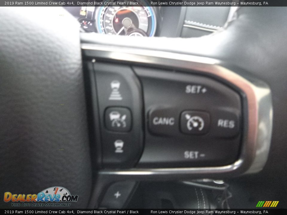 2019 Ram 1500 Limited Crew Cab 4x4 Diamond Black Crystal Pearl / Black Photo #17